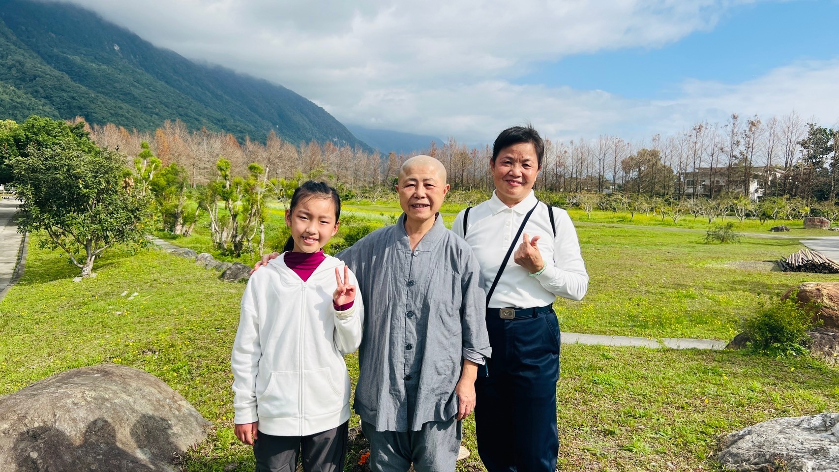 LINE_ALBUM_20250215出坡花蓮慈濟精舍嘉義診所長照_250218_387_b9d1e_431ae.jpg